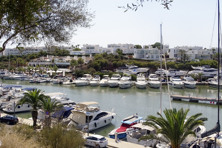 Cala d'Or has a wonderful marina with restaurants and vibrant life - Palmallorca.com - Mallorca Community.