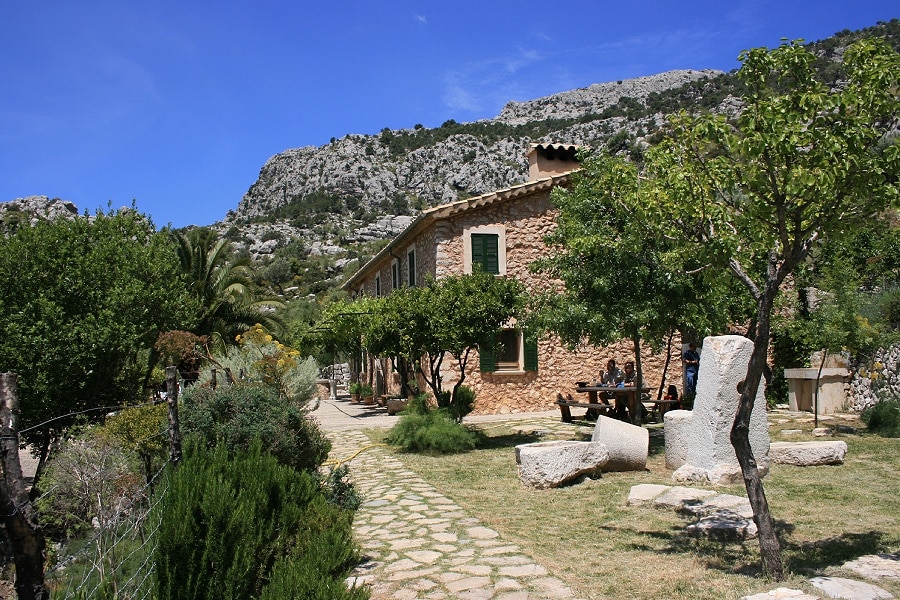 The pilgrimage route in Mallorca. Dry stone route in Mallorca. Hike in Mallorca. Refugio in Mallorca. Palmallorca.com - Your Mallorca Community